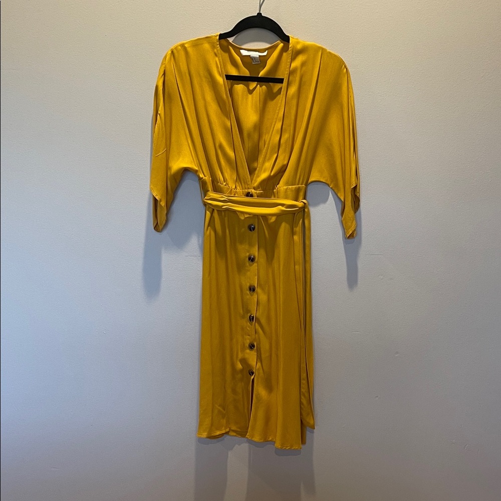 Elegant Yellow Button-Down Dress